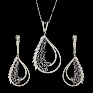 Diamond locket set with blue sapphire