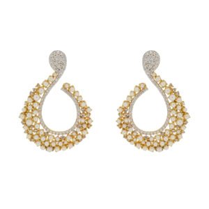 Gold Earrings with pearls