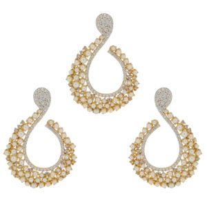 Gold Locket Set with Pearls