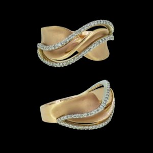 Gold ring with dull finish and diamonds