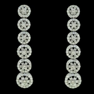 Gold earrings with diamonds