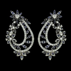 Earrings with diamonds and blue sapphires